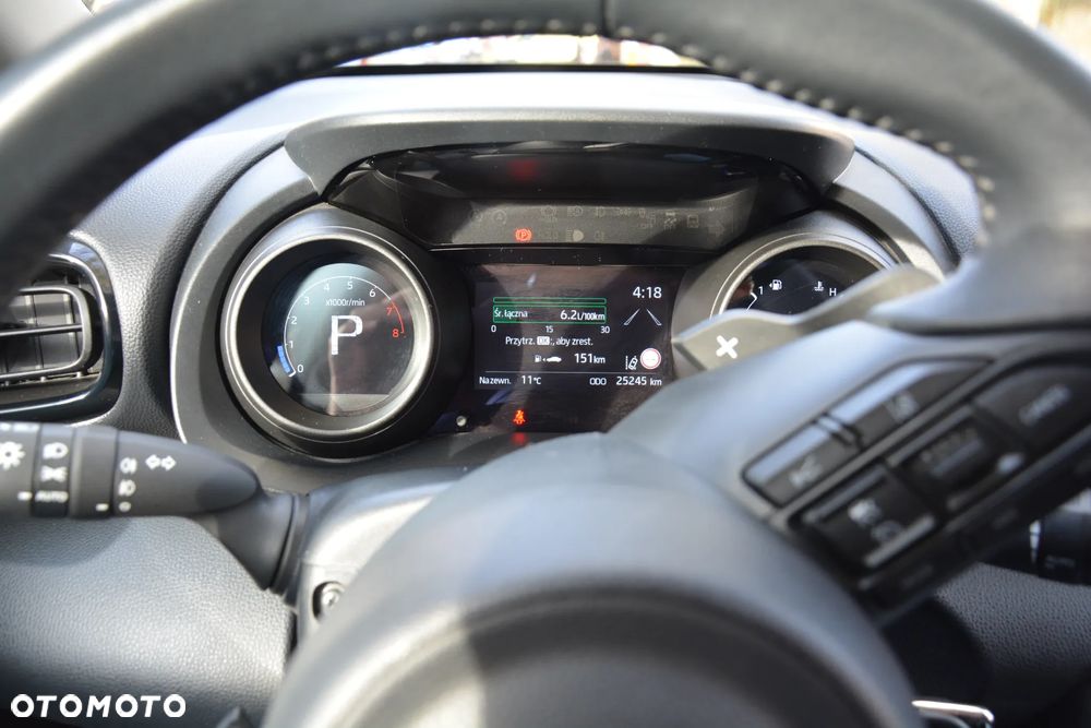 Toyota Yaris 1.5 Comfort CVT - 35