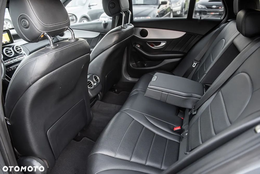 Mercedes-Benz Klasa C 200 d T 7G-TRONIC AMG Line - 29