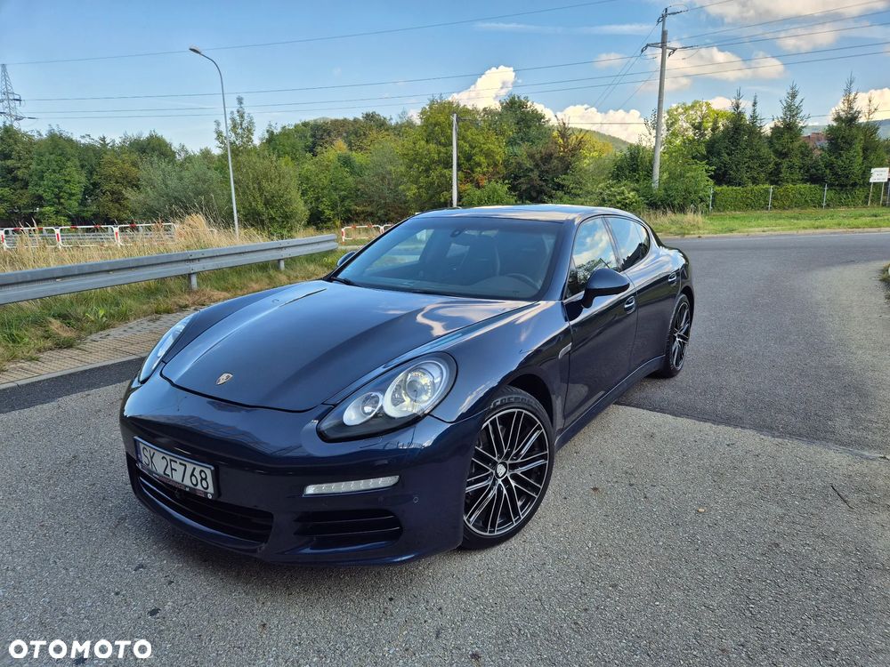 Porsche Panamera 4 Platinum Edition - 1