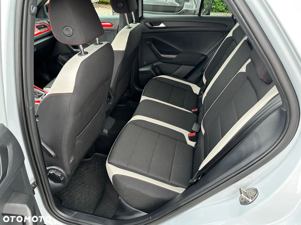 Volkswagen T-Roc - 23