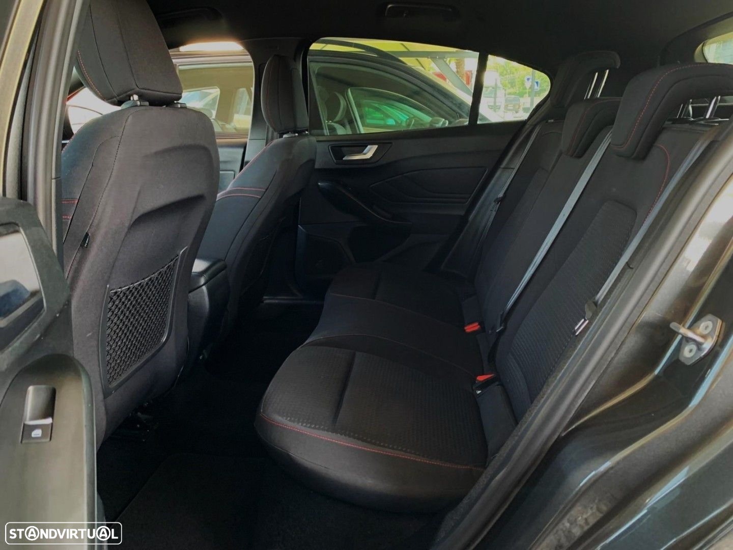 Ford Focus 1.5 TDCi EcoBlue ST-Line - 11