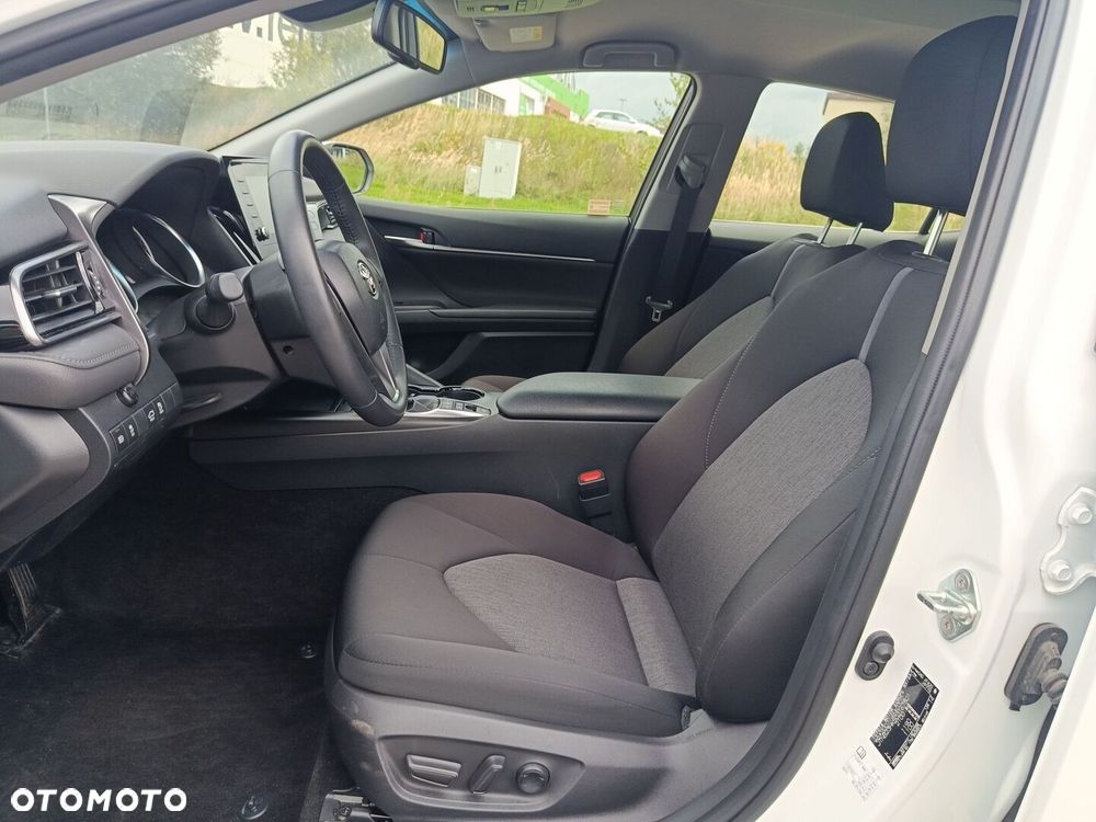 Toyota Camry 2.5 Hybrid Comfort CVT - 15
