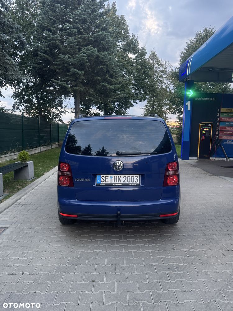 Volkswagen Touran - 4
