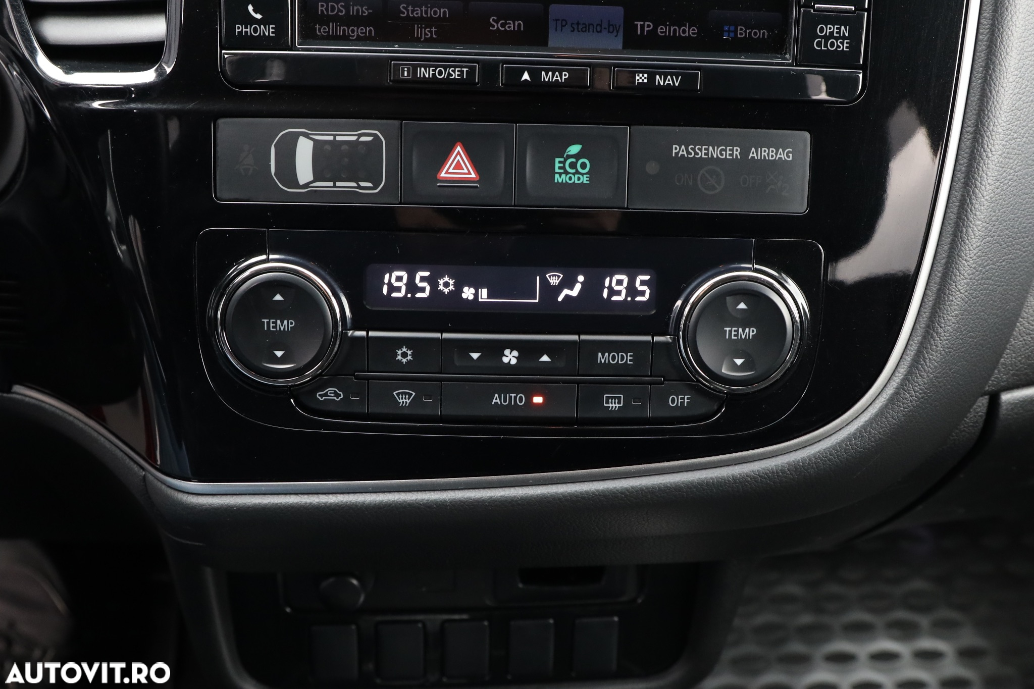 Mitsubishi Outlander 2.0 4WD Plug-In Hybrid - 23