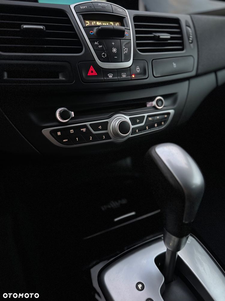 Renault Laguna 2.0 dCi Initiale - 27