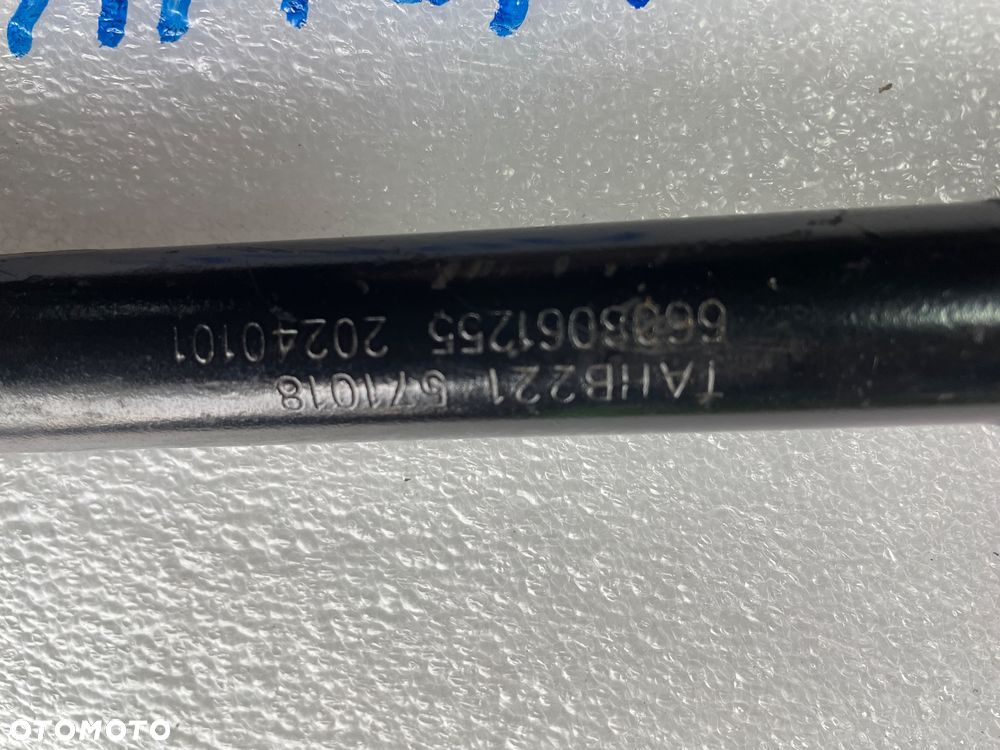 Ucho haka Toyota Avensis 6608061255