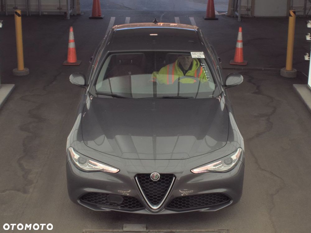 Alfa Romeo Giulia 2.0 Turbo 16V AT8-Q4 Ti - 2
