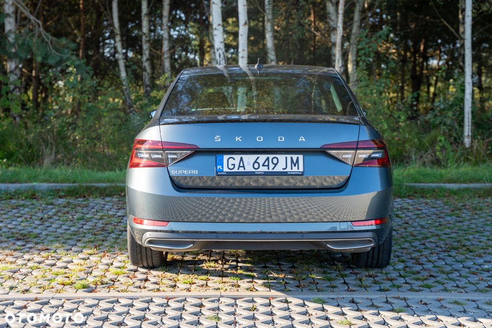 Skoda Superb 2.0 TSI Sportline DSG - 6