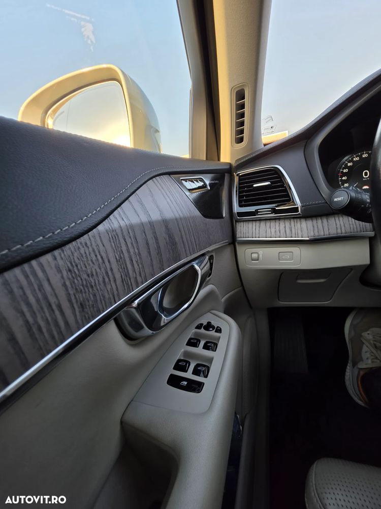 VOLVO XC90 2022 — imagine 9