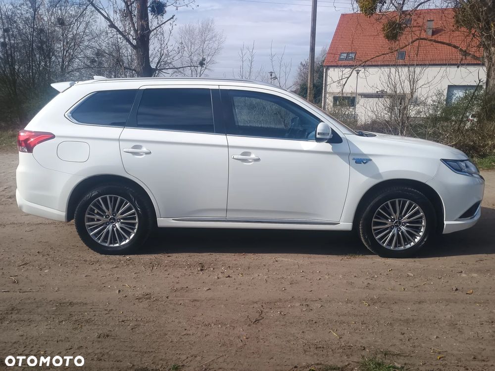 Mitsubishi Outlander - 6
