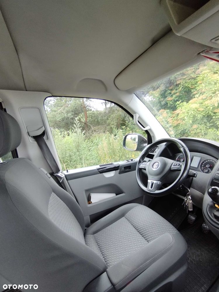 Volkswagen Caravelle - 5