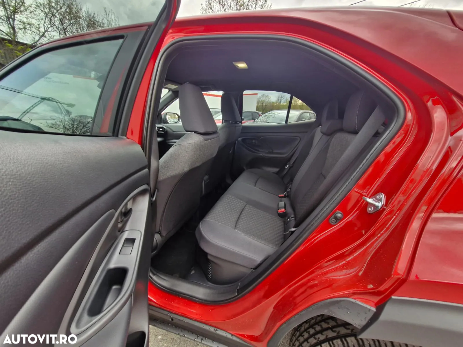 Toyota Yaris Cross 1.5 VVT-i HSD 116 4x2 HEV Dynamic - 10