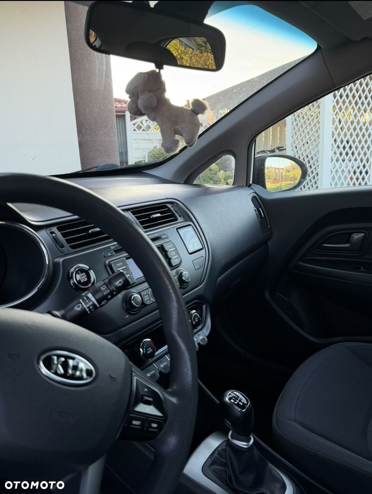Kia Rio - 4