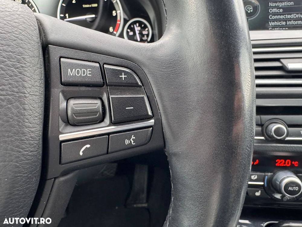 BMW Seria 5 525d xDrive AT - 33