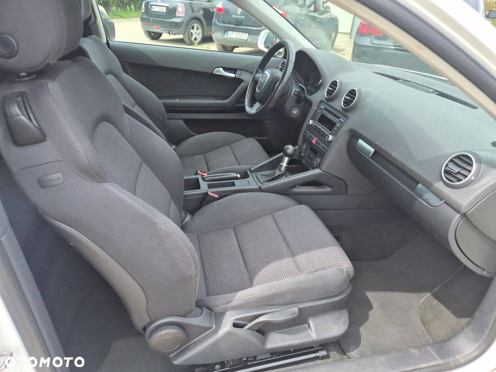 Audi A3 3-drzwiowe 1.6 Ambiente - 7