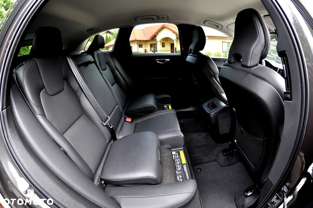 Volvo XC 60 B4 D Geartronic Momentum Pro - 19
