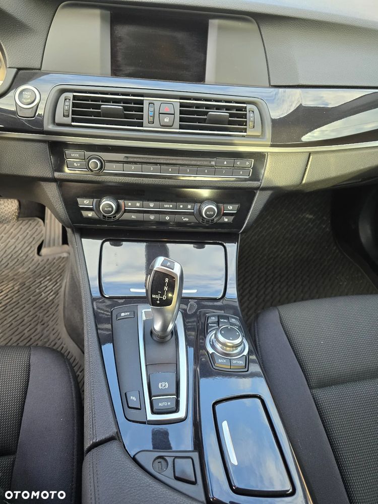 BMW Seria 5 520d Sport-Aut - 27