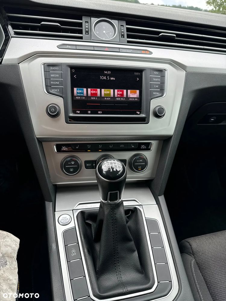 Volkswagen Passat Variant 2.0 TDI (BlueMotion Technology) Comfortline - 10