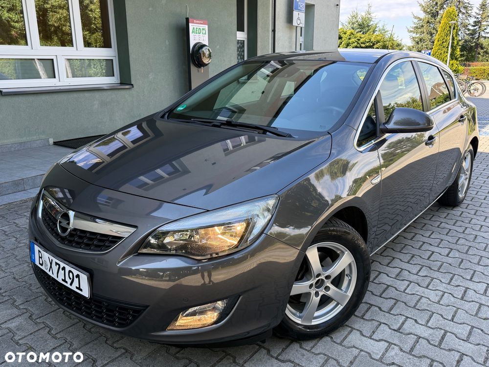 Opel Astra 1.6 ECOFLEX Start/Stop Edition - 1
