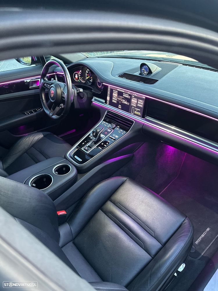 Porsche Panamera 4 E-Hybrid - 31