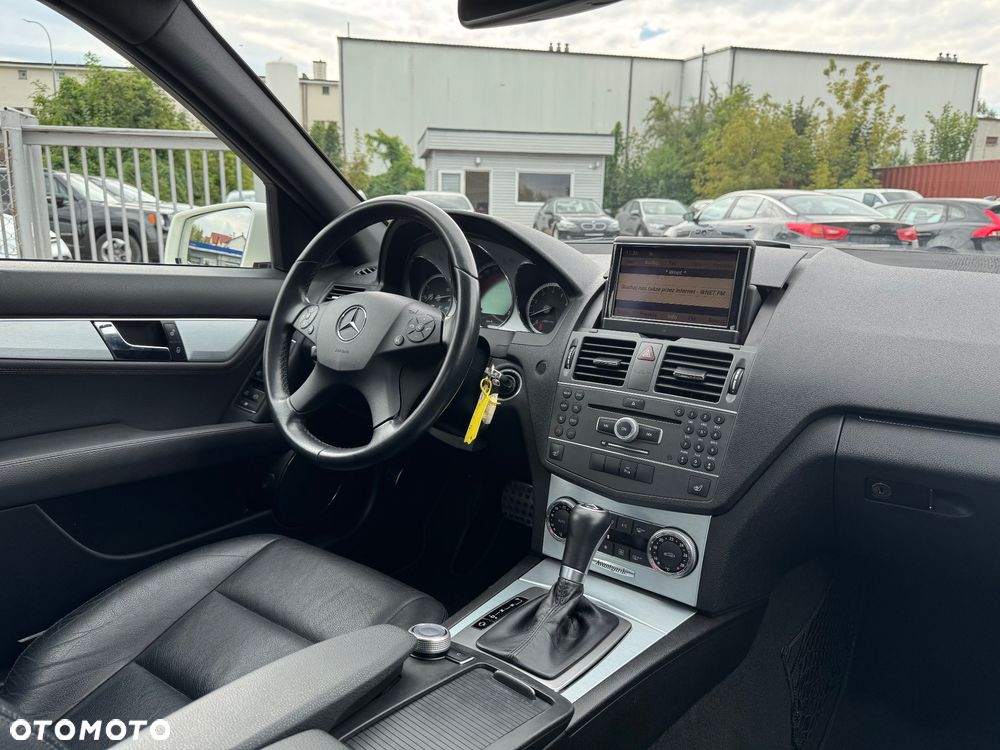 Mercedes-Benz Klasa C 300 T 7G-TRONIC Avantgarde - 37