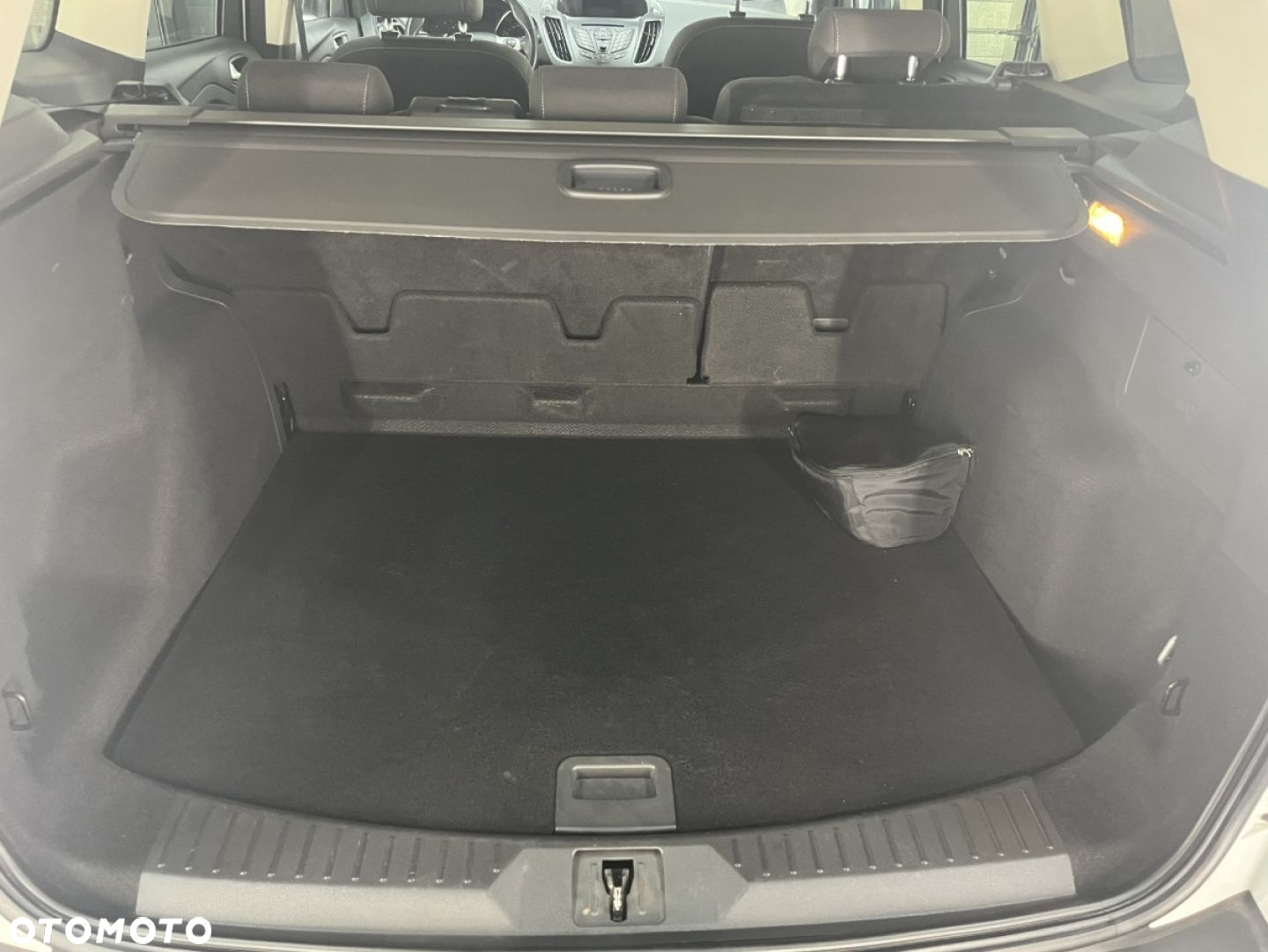 Ford Kuga - 12