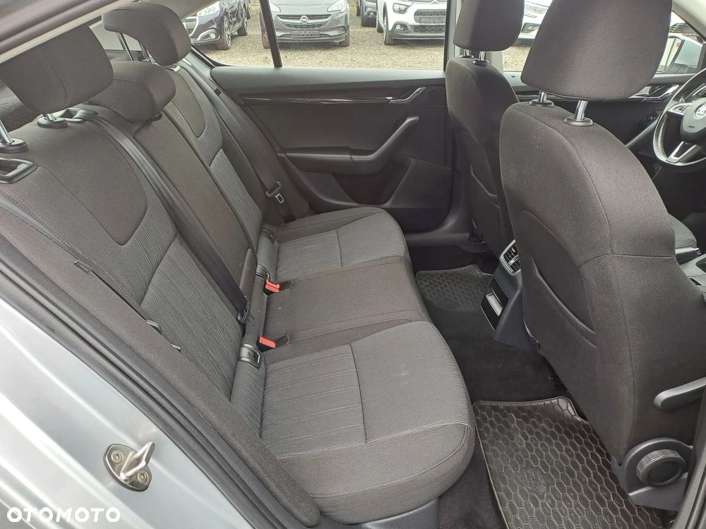 Skoda Octavia 1.8 TSI DSG Ambition - 10