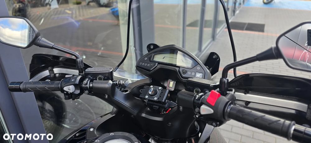 Honda VFR - 13