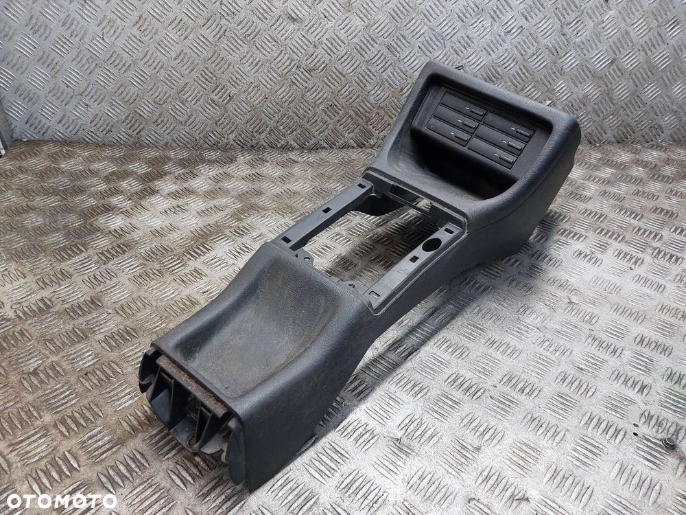TUNEL ŚRODKOWY SCHOWEK NA KASETY VOLKSWAGEN GOLF III 1H1863243 - 1