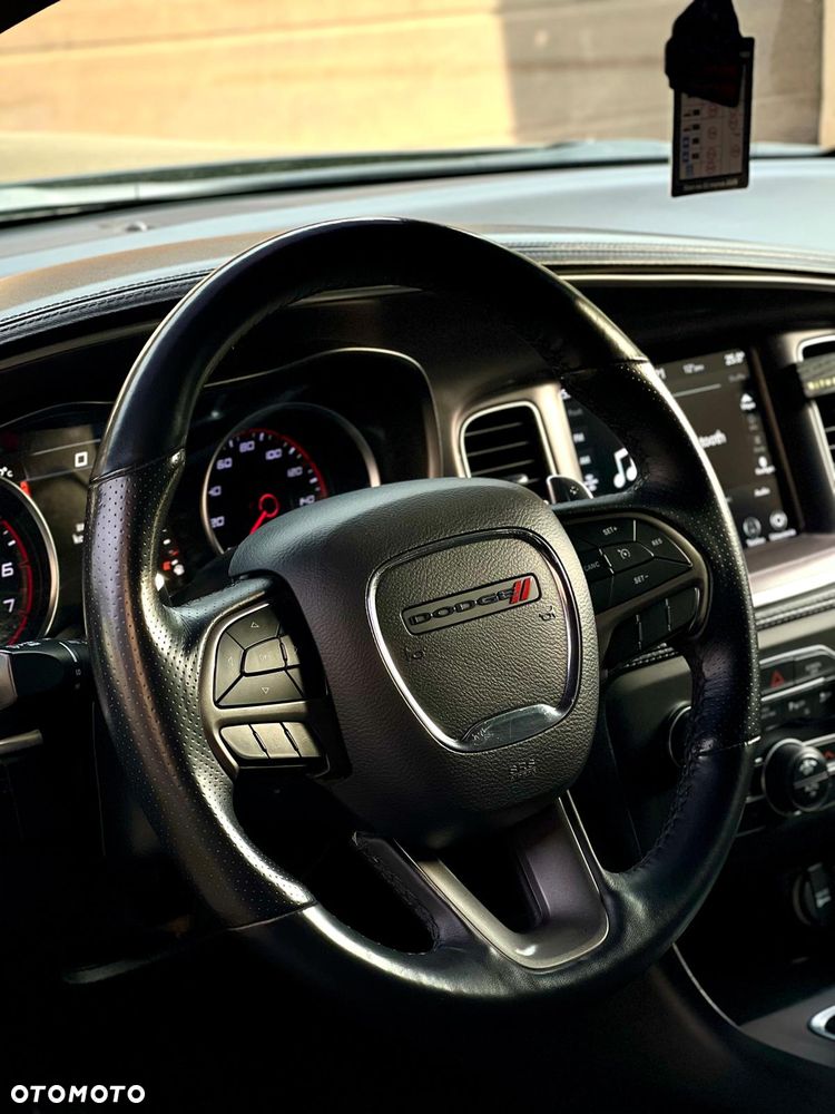 Dodge Charger 5.7 R/T - 12