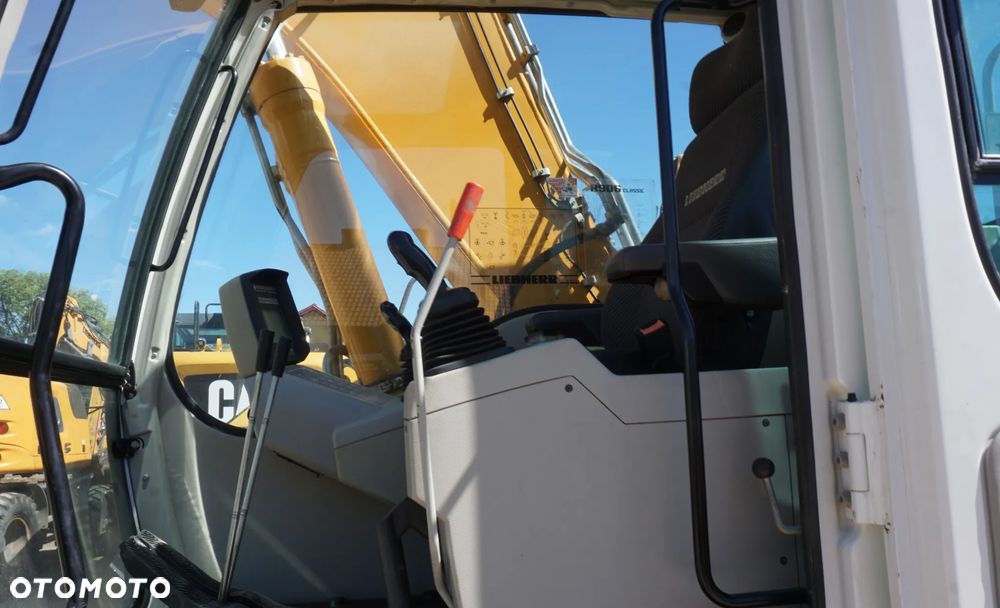 Liebherr R 906 - 11