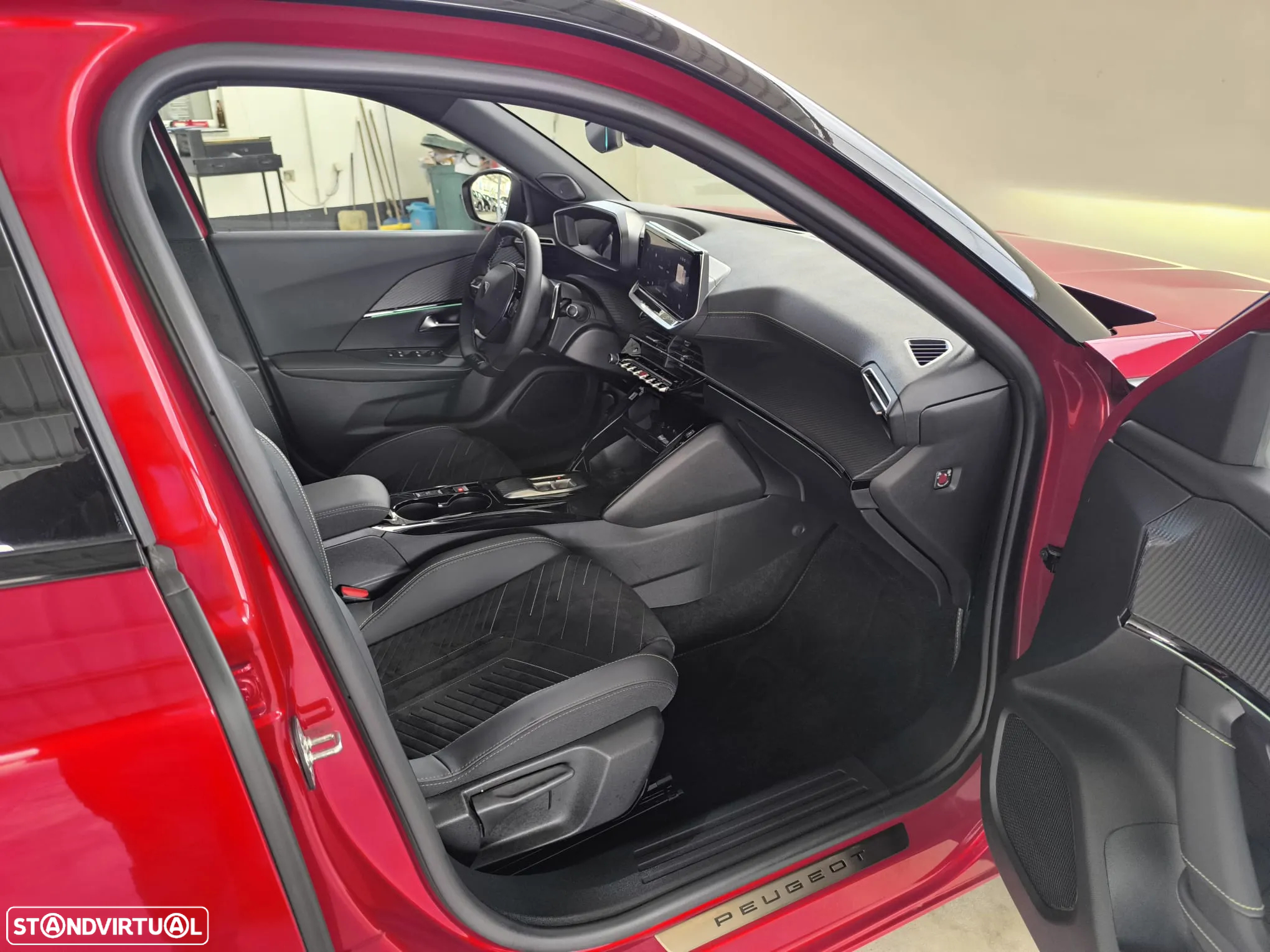 Peugeot 2008 1.2 PureTech GT EAT8 - 24