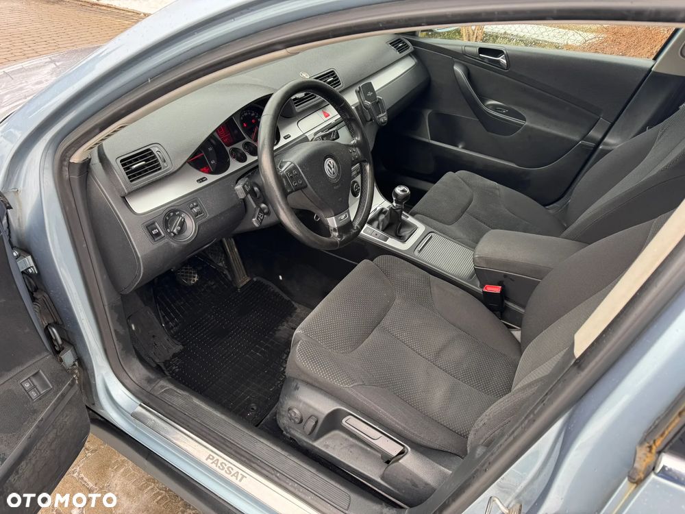 Volkswagen Passat 1.9 TDI Comfortline - 11