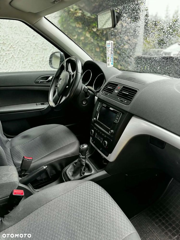 Skoda Yeti Tour Out 2.0 TDI SCR 4x4 - 10
