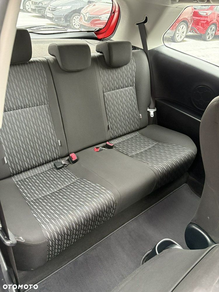 Toyota Yaris - 13