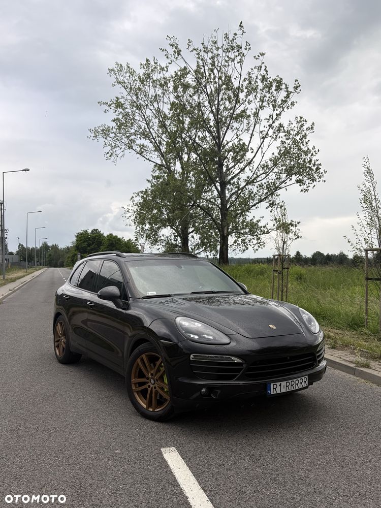 Porsche Cayenne - 1