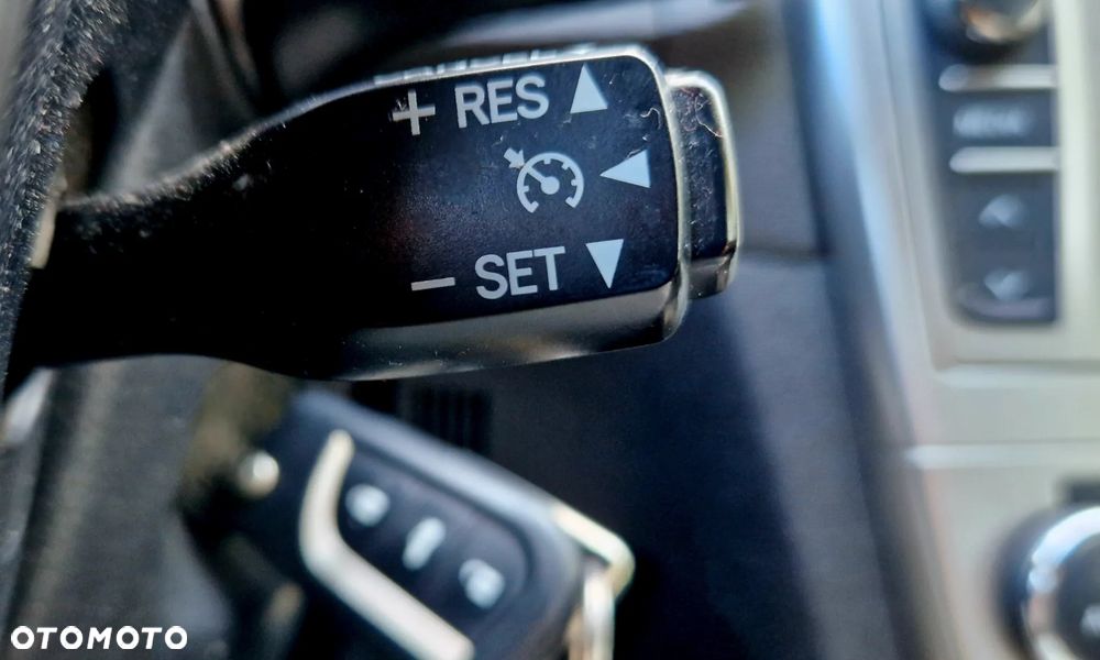 Toyota Avensis 2.0 D-4D Premium - 13