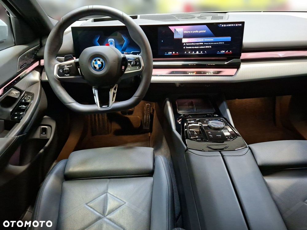 BMW i5 - 9