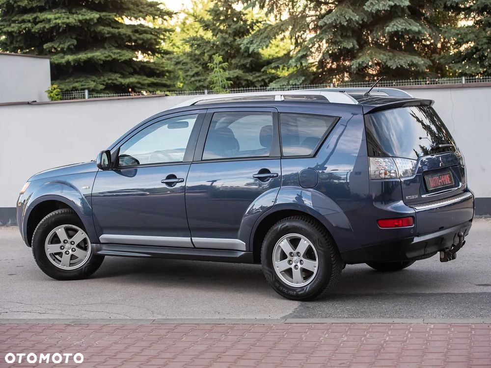 Mitsubishi Outlander - 10