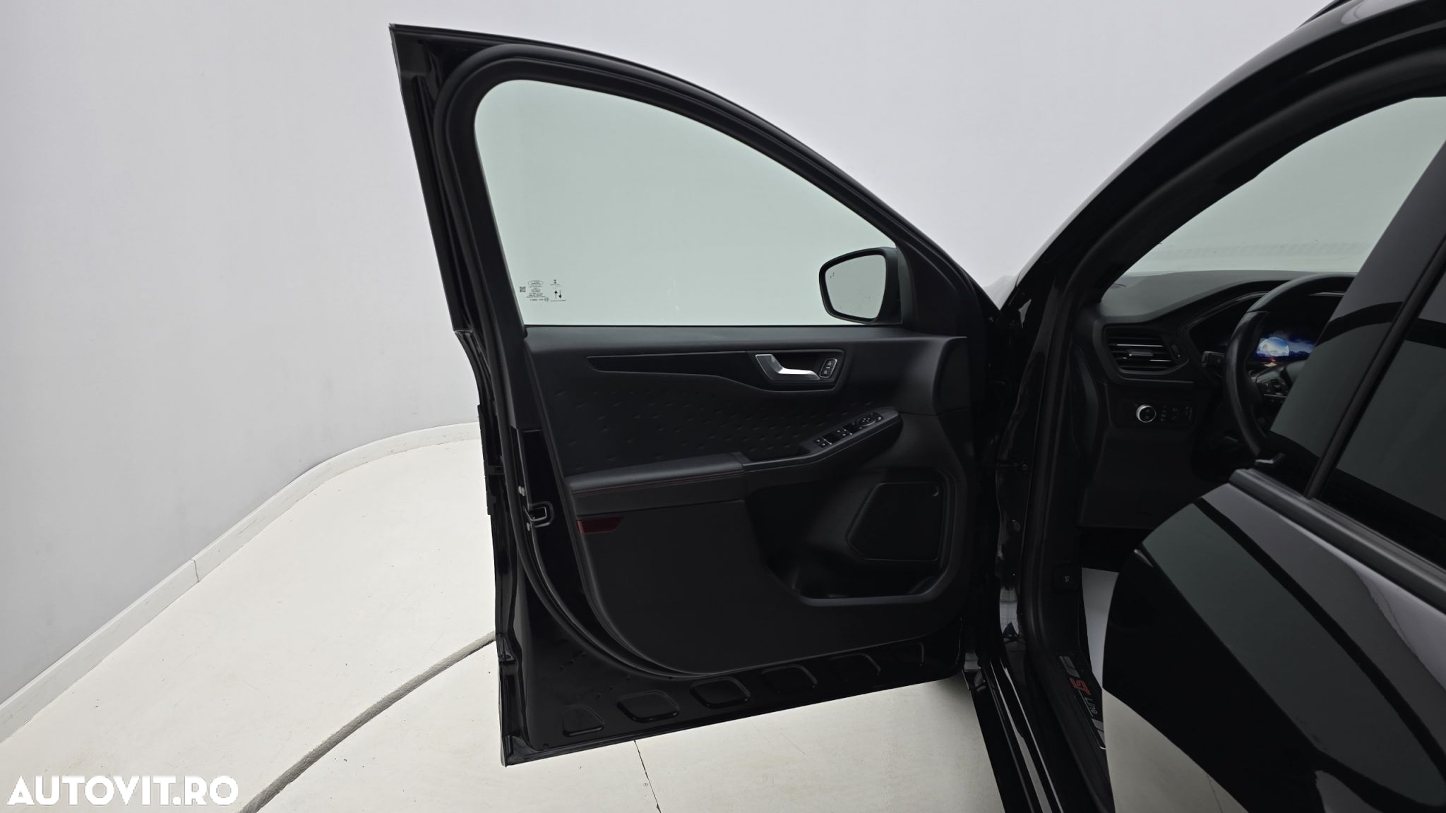 Ford Kuga - 10