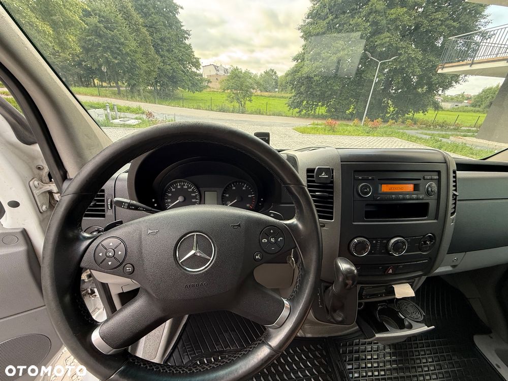 Mercedes-Benz Sprinter - 11