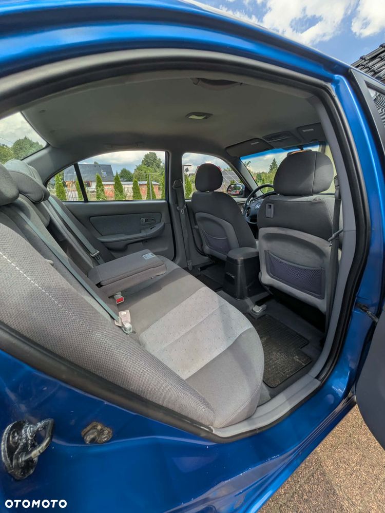 Hyundai Elantra 1.6 Comfort - 19