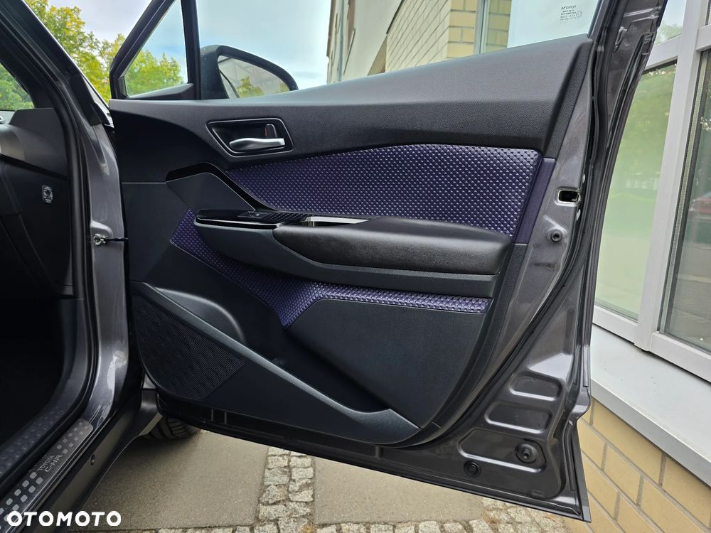 Toyota C-HR - 26