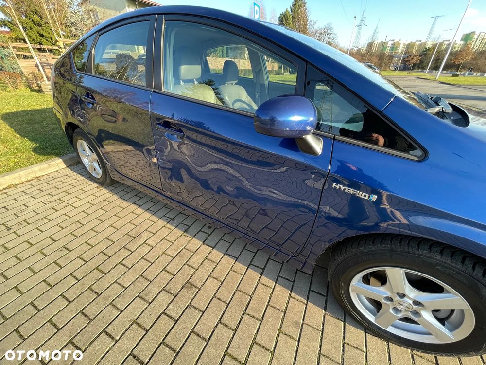 Toyota Prius (Hybrid) Sol - 6