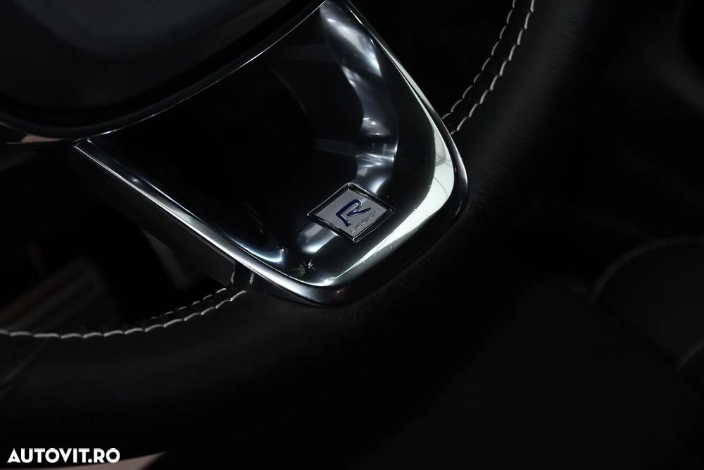 Volvo XC 40 D4 AWD Geartronic R-Design - 28