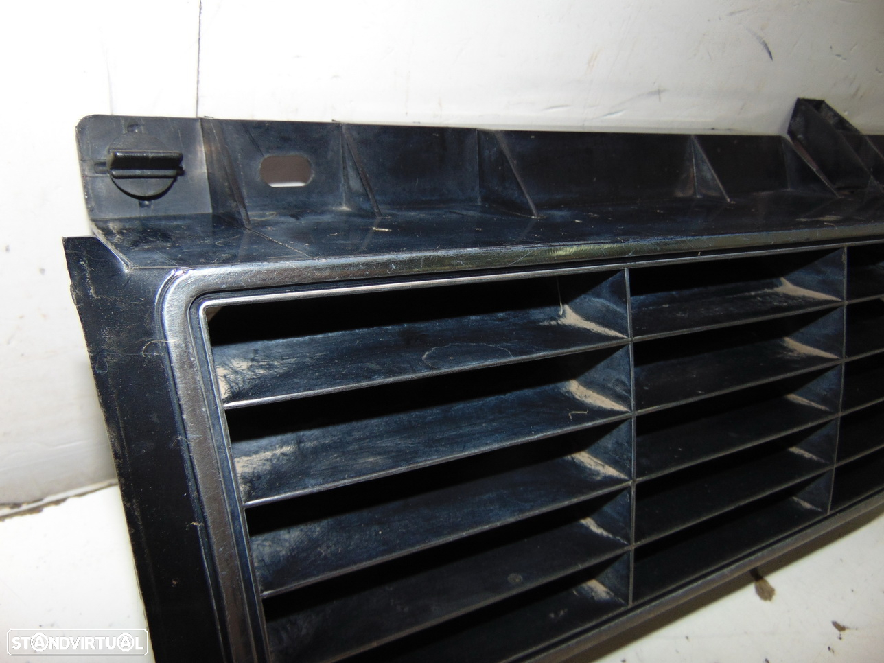 Peugeot 305 grelha - 2