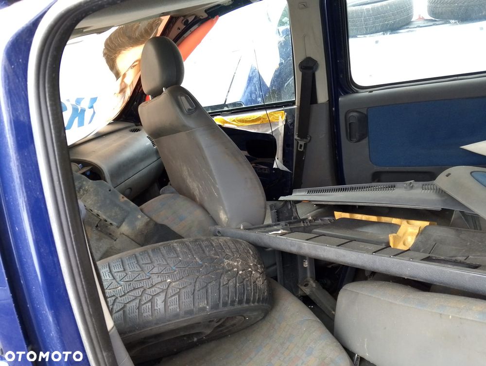 Opel Combo C (03-11r.) 1.3D 69KM. Silnik Y13DT Skrzynia M26 lakier 4DU. Cały na części GWARANCJA!!!!  Przód Tył Zestaw Komplet Drzwi Klapa Zderzak Błotnik Maska Grill Atrapa Szyba Pas Lampa Lusterko Boczki Fotel Kanapa Kokpit Deska Rozdzielcza Przełącznik Włącznik Sterownik Przewody Wiązka Instalacja Moduł Komputer Czujnik Listwa Pompa Alternator Wtryski Głowica Rozrusznik Kompresor Sprzęgło Dwumas Silnik Skrzynia ABS Klimatyzacji Paliwa Wspomagania Kolektor Turbina Przepustnica Zawór Chłodnica Koło Hak Belka Sanki Zawieszenie Mcpherson Półoś Amortyzator Wydech Tłumik Zacisk Most - 9
