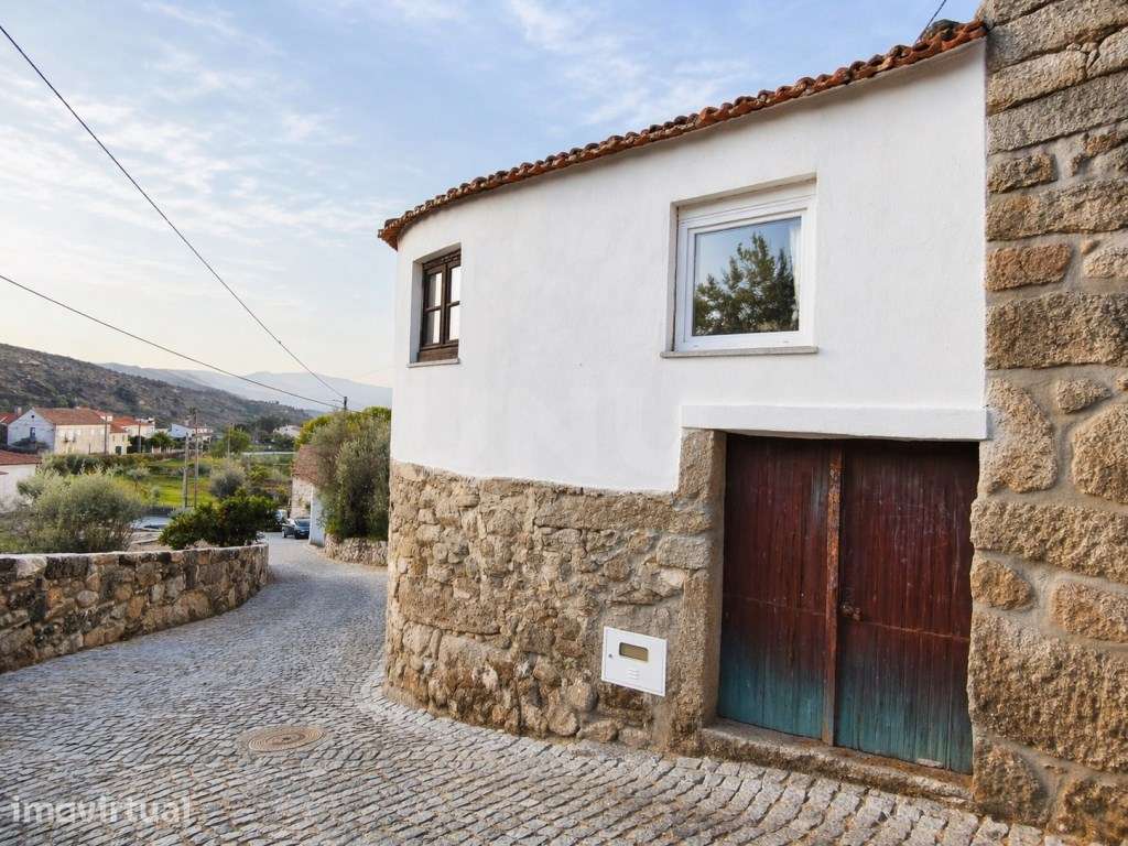 Muito Mais do Que Parece: Casa com traça tipicamente beirã. T1 com ... - Grande imagem: 3/21