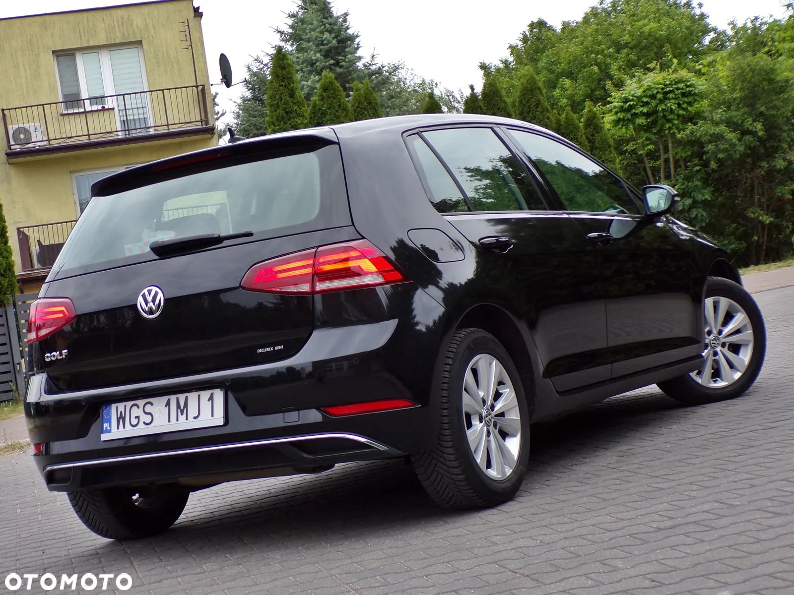 Volkswagen Golf - 1