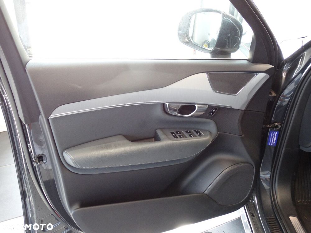 Volvo XC 90 - 8